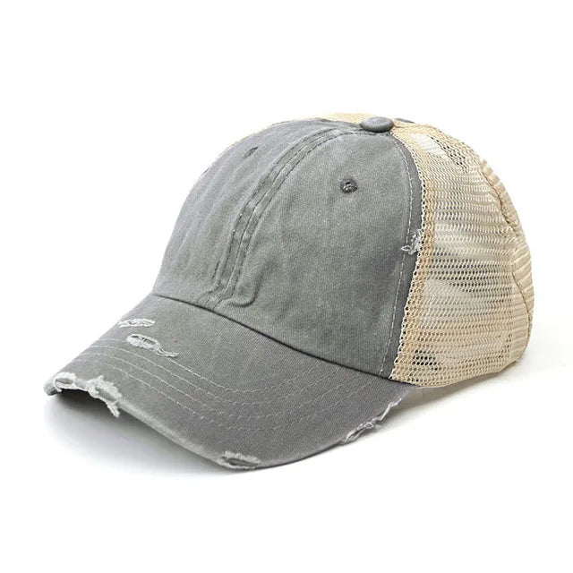 Unisex Baseball Cap mit Zopfdurchlass – Denim Patchwork & Mesh Design | Verstellbare Vintage Snapback Mütze für Sommer, Damen & Herren