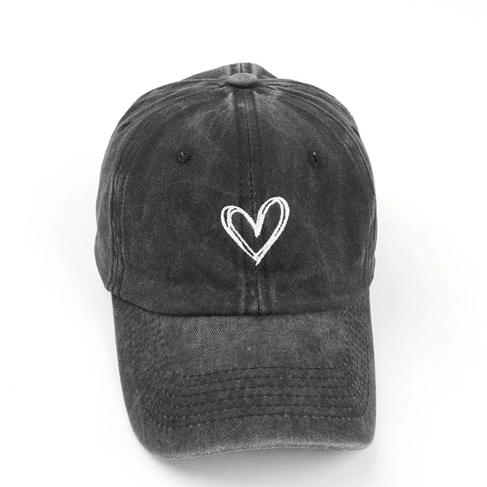 Unisex Baseball Cap mit Pfirsich-Herz-Stickerei – Verstellbare Retro Dad Cap | Leichte Gewaschene Baumwollmütze für Damen & Herren im Frühling & Sommer