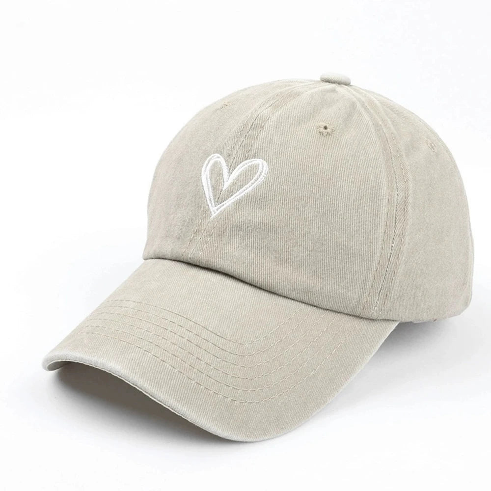 Unisex Baseball Cap mit Pfirsich-Herz-Stickerei – Verstellbare Retro Dad Cap | Leichte Gewaschene Baumwollmütze für Damen & Herren im Frühling & Sommer
