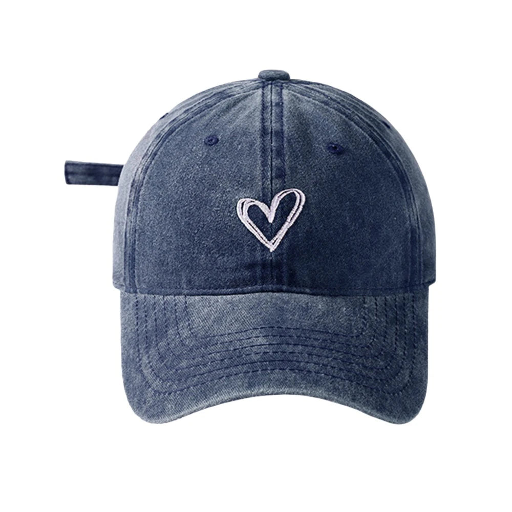 Unisex Baseball Cap mit Pfirsich-Herz-Stickerei – Verstellbare Retro Dad Cap | Leichte Gewaschene Baumwollmütze für Damen & Herren im Frühling & Sommer