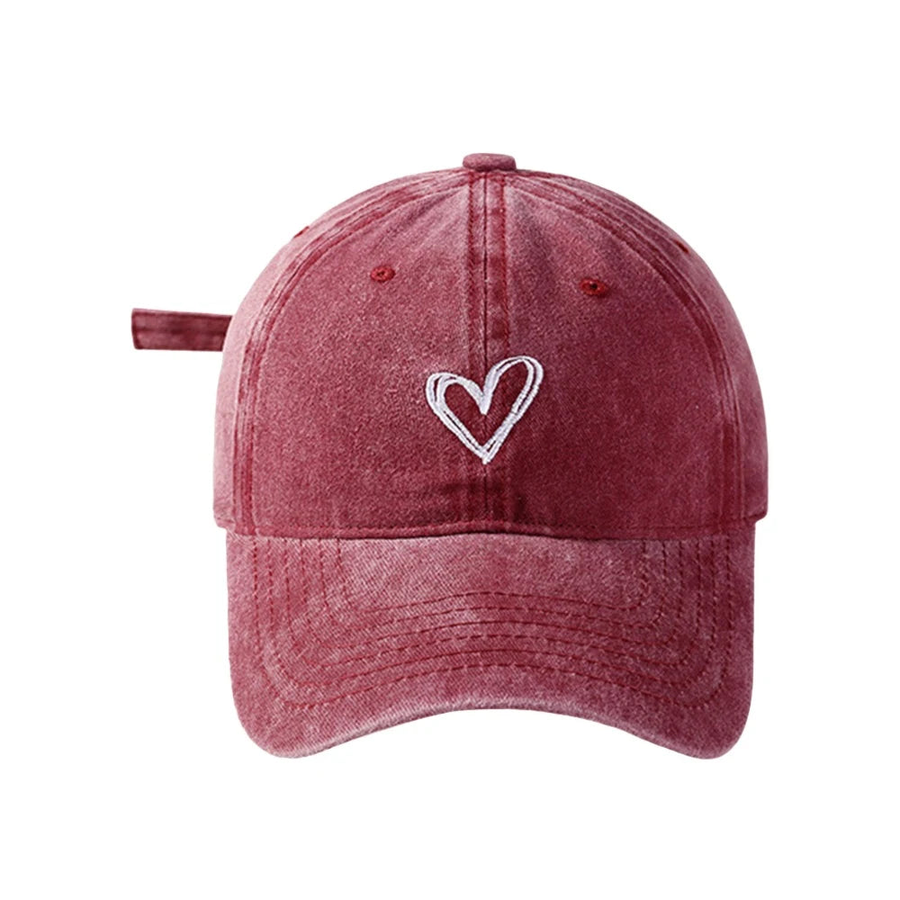 Unisex Baseball Cap mit Pfirsich-Herz-Stickerei – Verstellbare Retro Dad Cap | Leichte Gewaschene Baumwollmütze für Damen & Herren im Frühling & Sommer