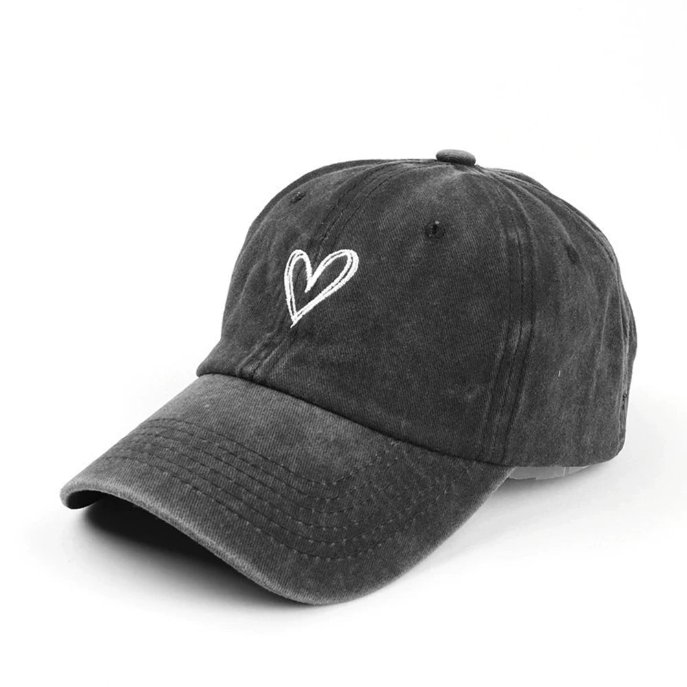 Unisex Baseball Cap mit Pfirsich-Herz-Stickerei – Verstellbare Retro Dad Cap | Leichte Gewaschene Baumwollmütze für Damen & Herren im Frühling & Sommer