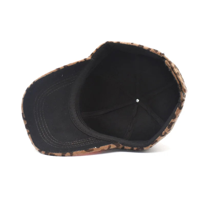 Unisex Baseball Cap mit Leopardenmuster – Warme Plüschmütze für Herbst & Winter | Verstellbare Modische Kappe für Damen & Herren