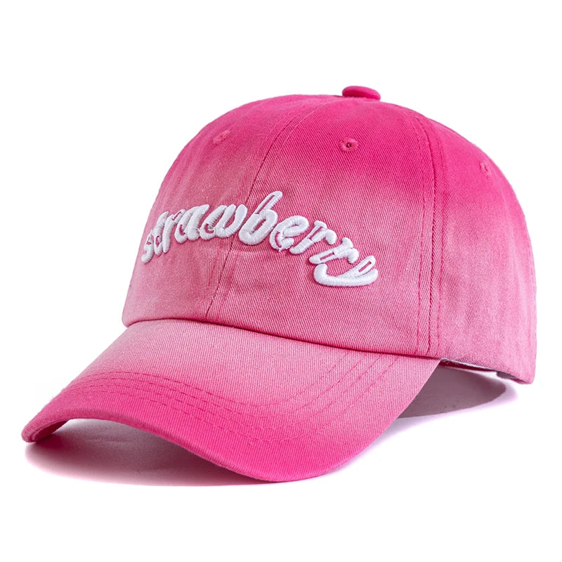 Unisex Baseball Cap aus Gewaschener Baumwolle mit Erdbeer-Stickerei – Verstellbare Farbverlauf Kappe | Modische Freizeitmütze für Damen & Herren
