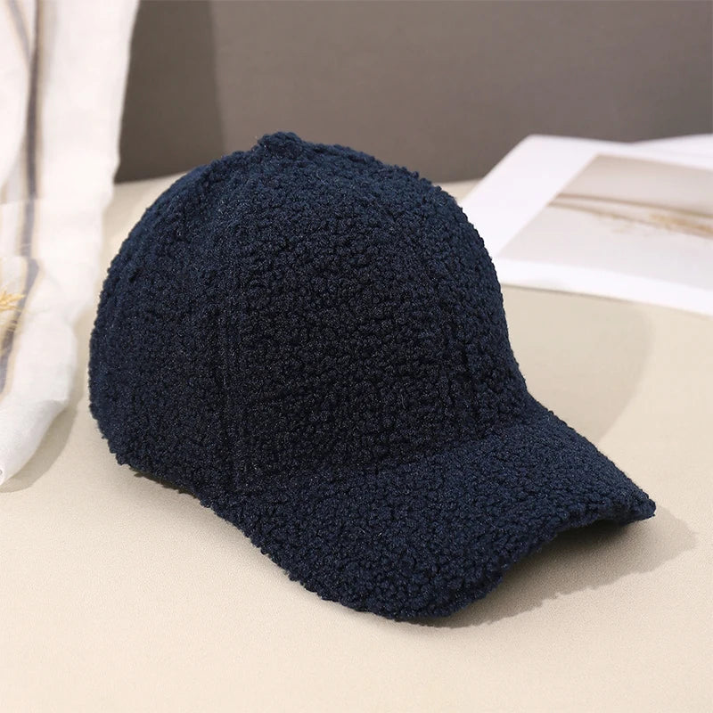 Unisex Baseball Cap aus Kunstlammfell – Warme Herbst & Winter Mütze | Weiche Plüsch Kappe mit Verstellbarem Riemen