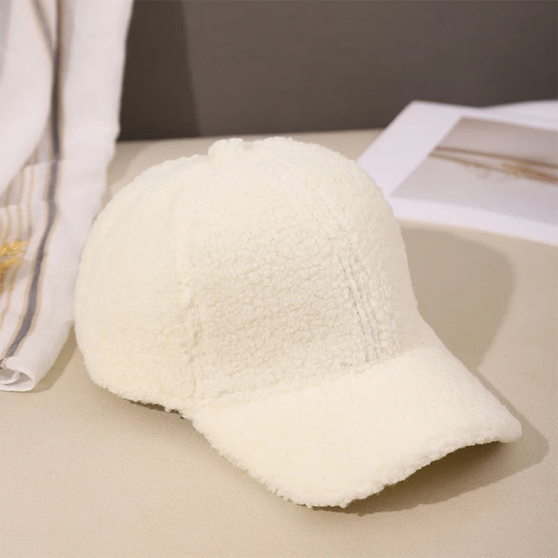 Unisex Baseball Cap aus Kunstlammfell – Warme Herbst & Winter Mütze | Weiche Plüsch Kappe mit Verstellbarem Riemen