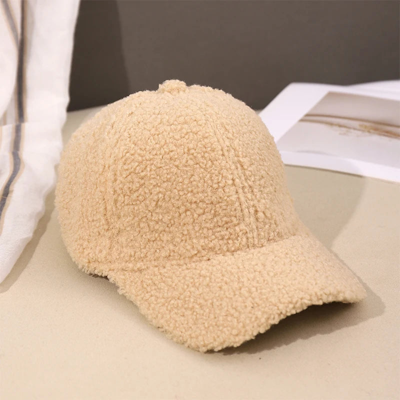 Unisex Baseball Cap aus Kunstlammfell – Warme Herbst & Winter Mütze | Weiche Plüsch Kappe mit Verstellbarem Riemen