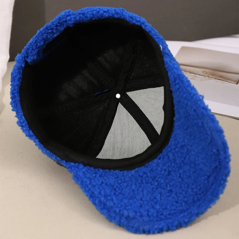 Unisex Baseball Cap aus Kunstlammfell – Warme Herbst & Winter Mütze | Weiche Plüsch Kappe mit Verstellbarem Riemen