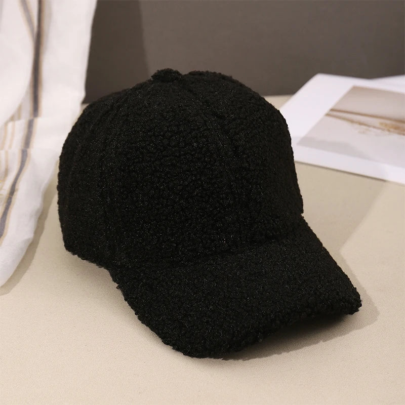 Unisex Baseball Cap aus Kunstlammfell – Warme Herbst & Winter Mütze | Weiche Plüsch Kappe mit Verstellbarem Riemen
