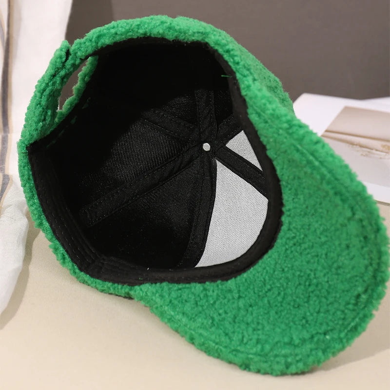 Unisex Baseball Cap aus Kunstlammfell – Warme Herbst & Winter Mütze | Weiche Plüsch Kappe mit Verstellbarem Riemen