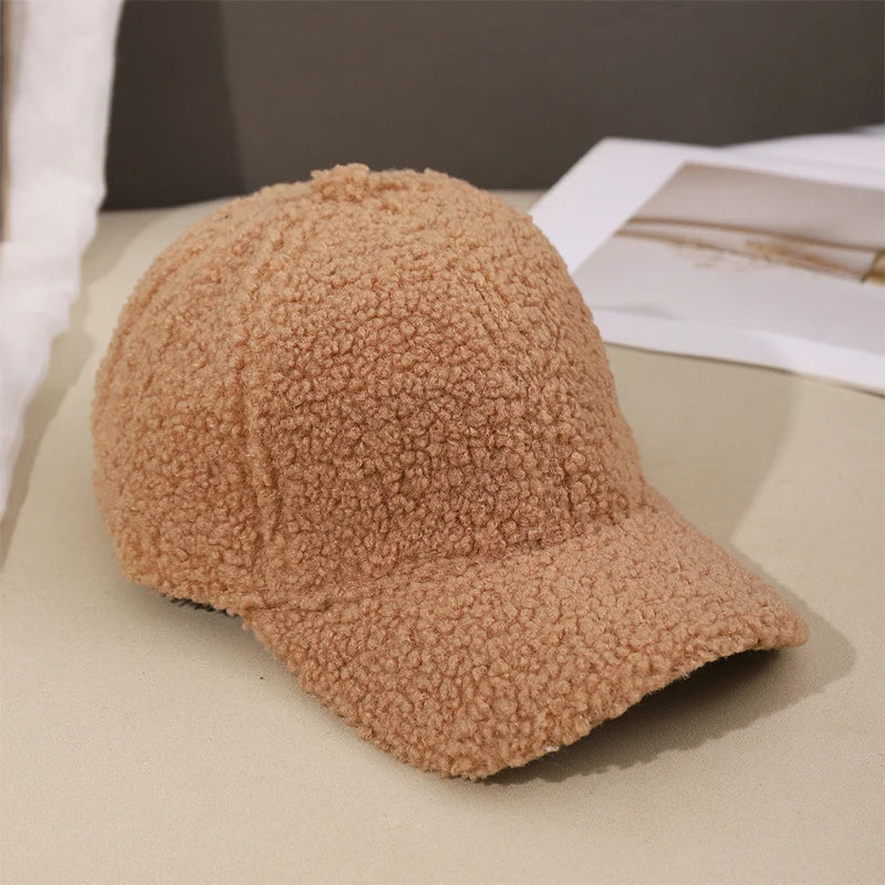 Unisex Baseball Cap aus Kunstlammfell – Warme Herbst & Winter Mütze | Weiche Plüsch Kappe mit Verstellbarem Riemen
